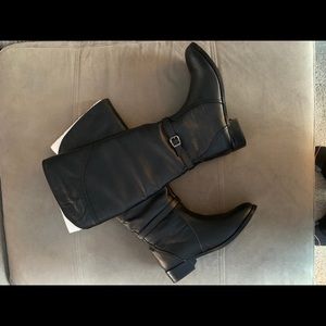NEW! Women’s black leather boots